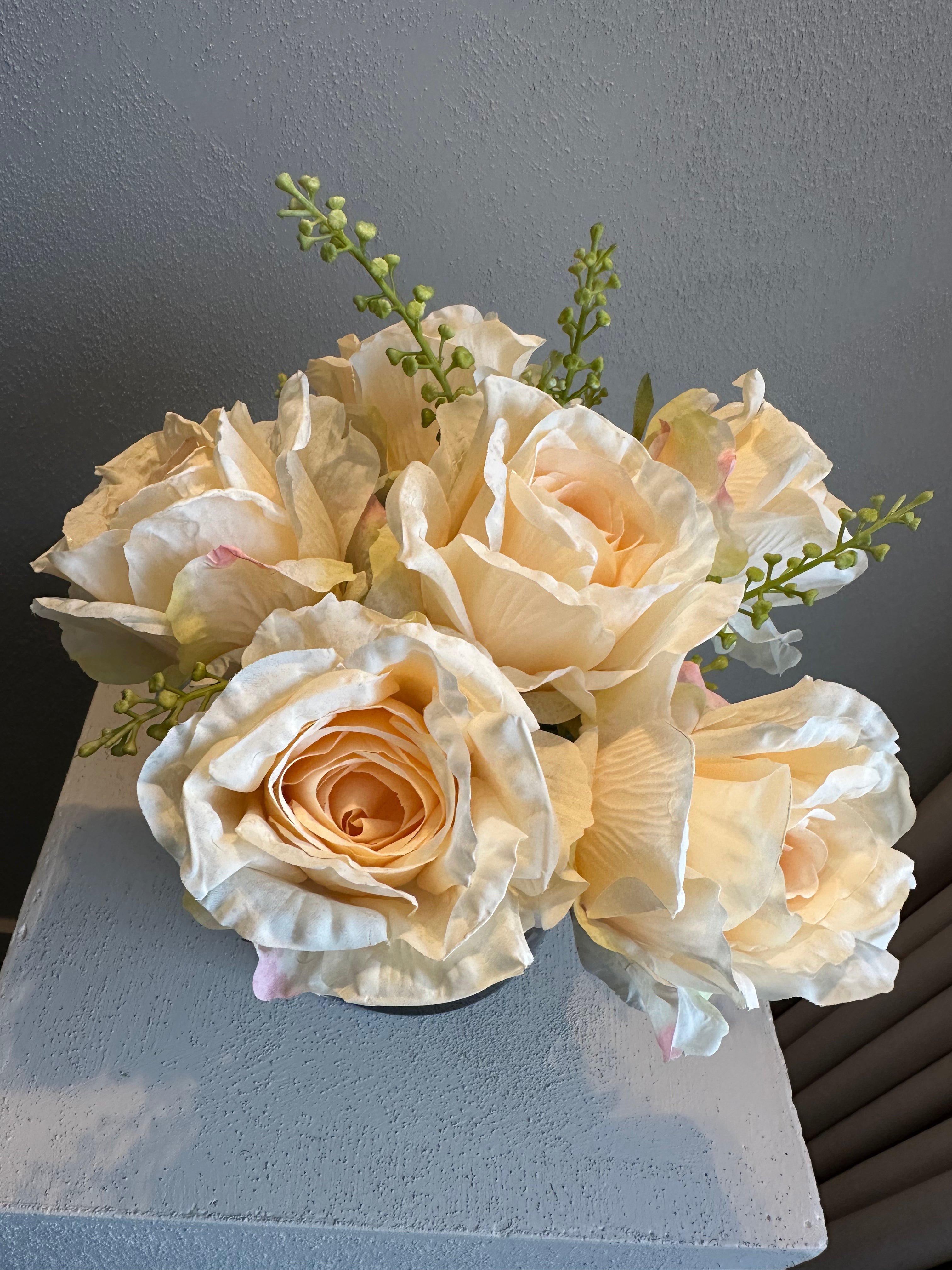 Crème rozen in Cheetah waxinelichthouder